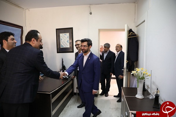 بازدید وزیر ارتباطات از مرکز روابط عمومی و اطلاع رسانی وزارت ارتباطات