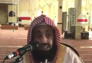 فتوای مفتی عربستانی درباره اختیارات حاکم کشور جنجال به پا کرد! +فیلم
