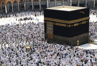 حج بهتر است یا کمک به فقرا؟+فیلم
