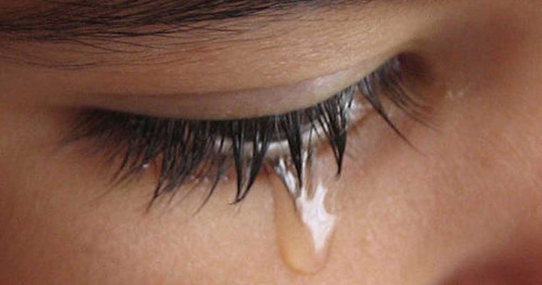 چرا خانم&zwnj;ها بیشتر از آقایان گریه می&zwnj;کنند؟