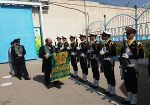 تحفه خدام رضوی به پادگان ۰۴ بیرجند