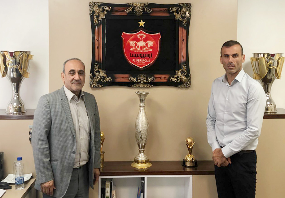 جلال حسینی با پرسپولیس سفید امضا کرد