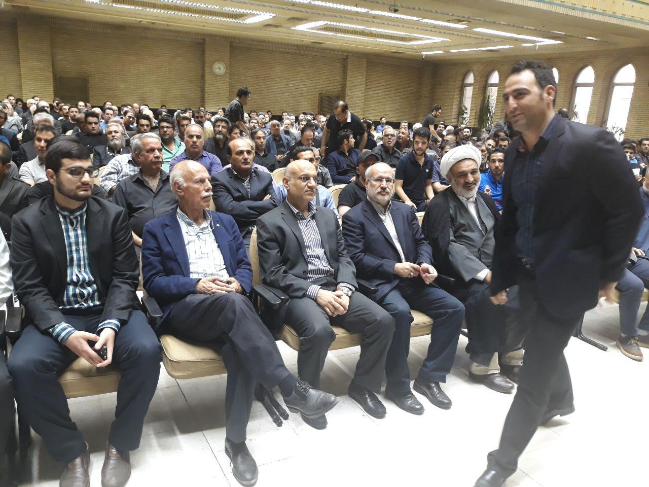 مراسم سومین روز درگذشت پدر فرهاد مجیدی برگزار شد