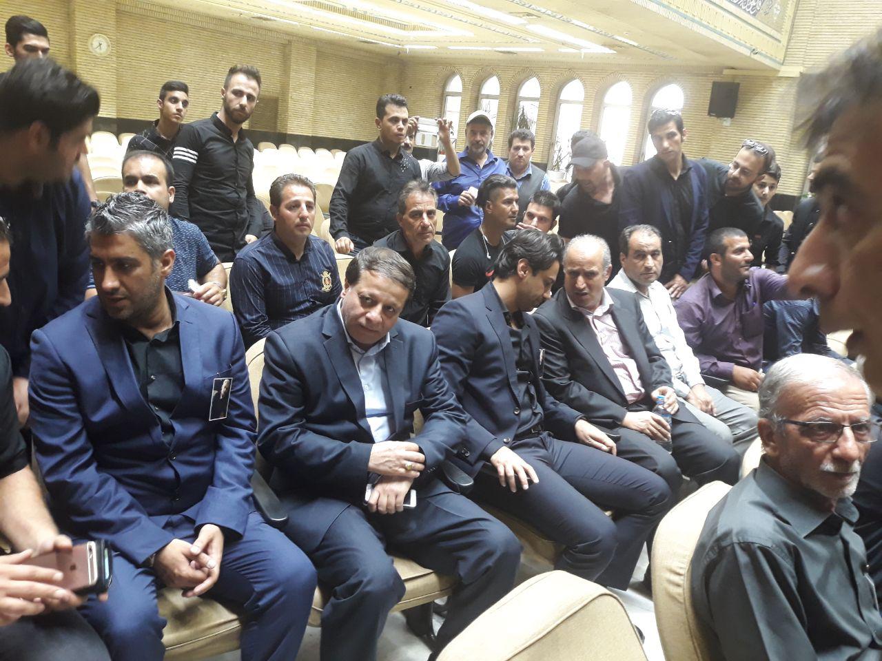 مراسم سومین روز درگذشت پدر فرهاد مجیدی برگزار شد