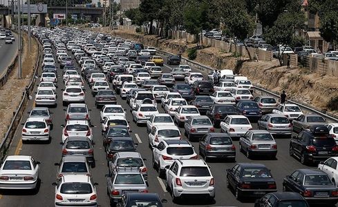 ترافیک نیمه سنگین در محور آمل- تهران/بارش باران در محور&zwnj;های استان&zwnj;های گیلان و مازنداران