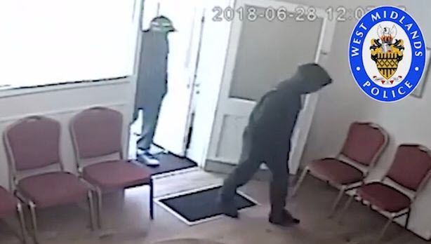 حمله سارقان نقابدار به دندانپزشک + فیلم