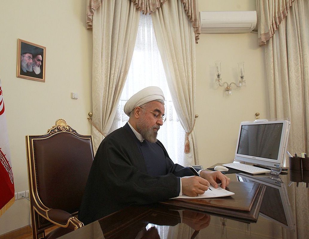 تقدیر رئیس جمهور از خدمات ربیعی در دوران تصدی وزارت تعاون، کار و رفاه اجتماعی