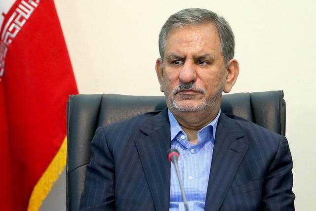 نخبگان و اهل فرهنگ در این مقطع مسئولیت سنگینی بر عهده دارند