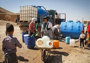 نبود منابع آبی پایدار در مناطق روستایی از عوامل آب‌رسانی سیار است