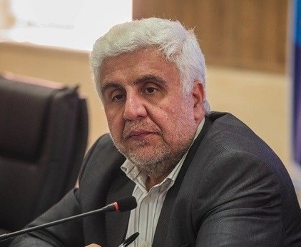 کسی که در دانشگاه فعالیت می&zwnj;کند نباید نگاه سیاسی داشته باشد/ برنامه ریزی دانشگاه آزاد برای تربیت کادر آینده نظام