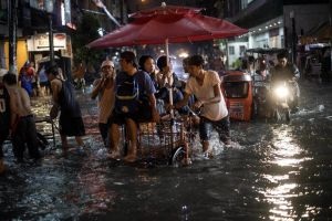 طوفان شدید سواحل شرقی چین را درنوردید/200 هزار نفر تخلیه شدند