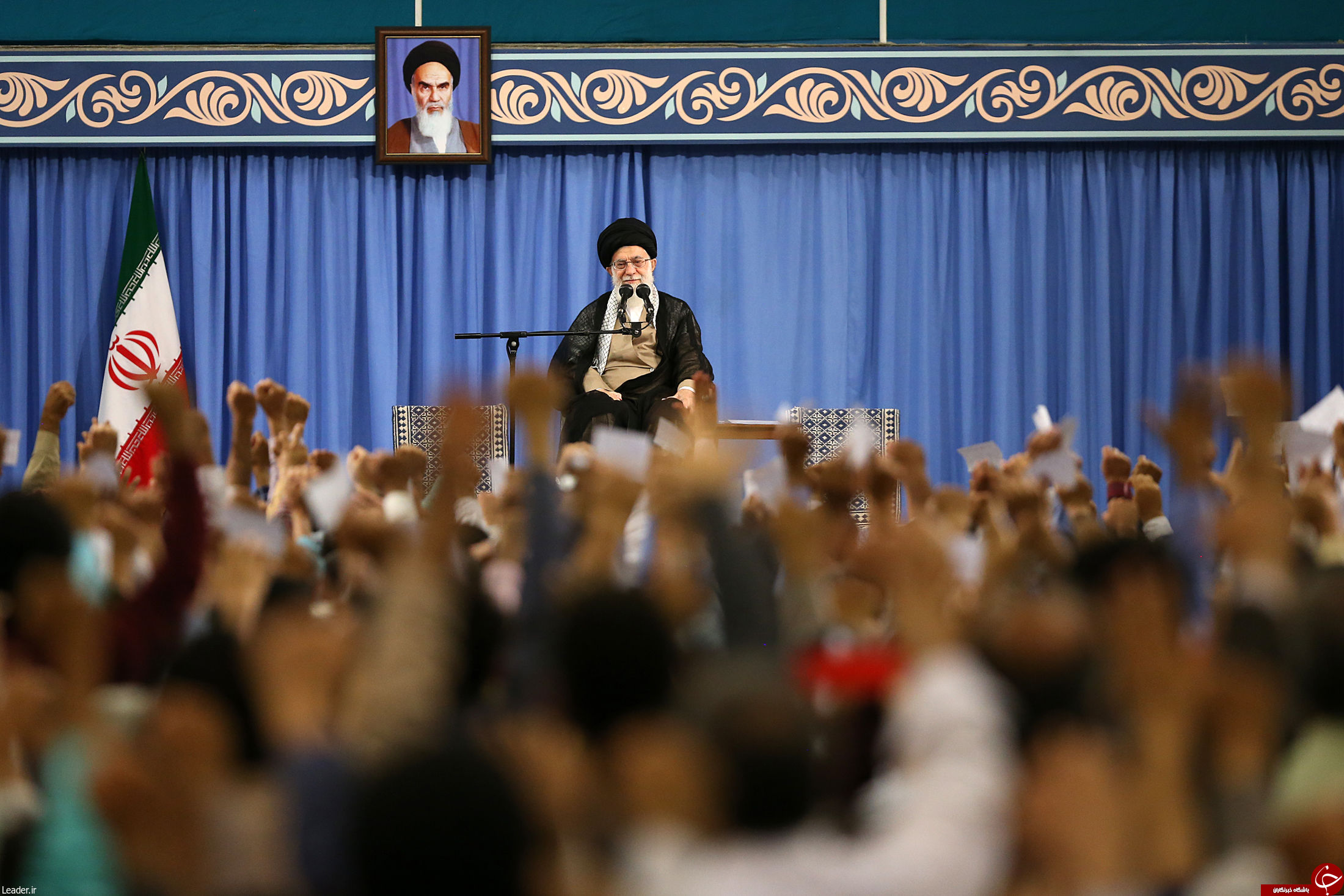 عکس های منتشر شده در فضای مجازی که از دیدار امروز رهبری با اقشار مختلف مردم