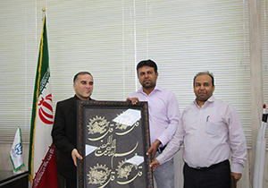 صداقتی که در دستان یک راننده تاکسی در جهرم معنا شد