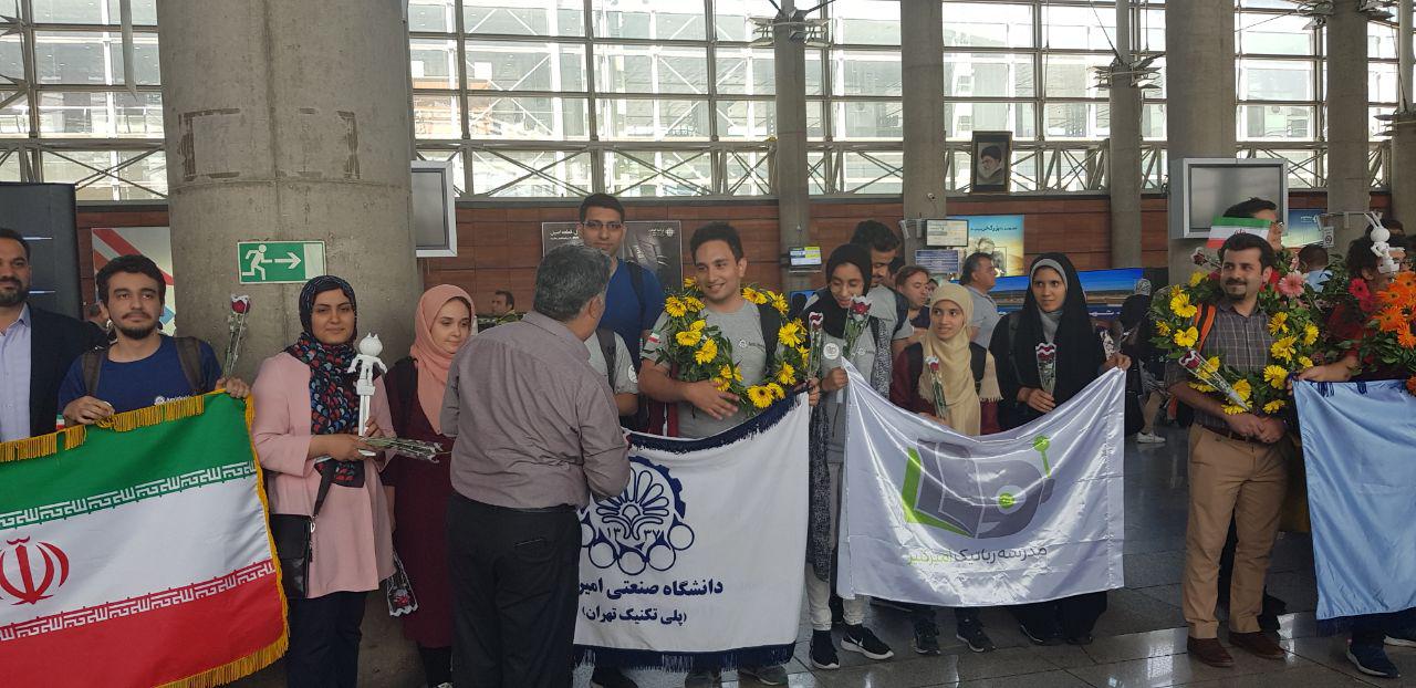 درخشش دانشگاه امیر کبیر در مسابقات جهانی رباتیک فیرا/ میزبانی ایران برای بزرگترین رویداد ورزشی ربات&zwnj;ها