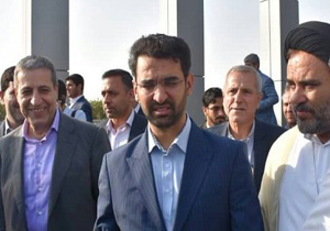 وزیر ارتباطات وارد استان بوشهر شد