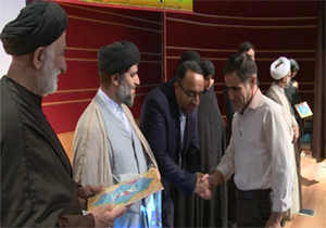 تجلیل از فعالان و ممتازین قرآنی شاهد و ایثارگر