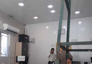 اسراف نیروی برق در اداره برق !! + فیلم