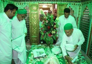 آیین غبار روبی امام زاده عبدالله (ع) بافق