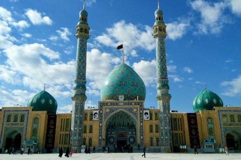 برگشت گلدسته ۱۴ متری مسجد ساغریسازان رشت پس از ۲۸ سال