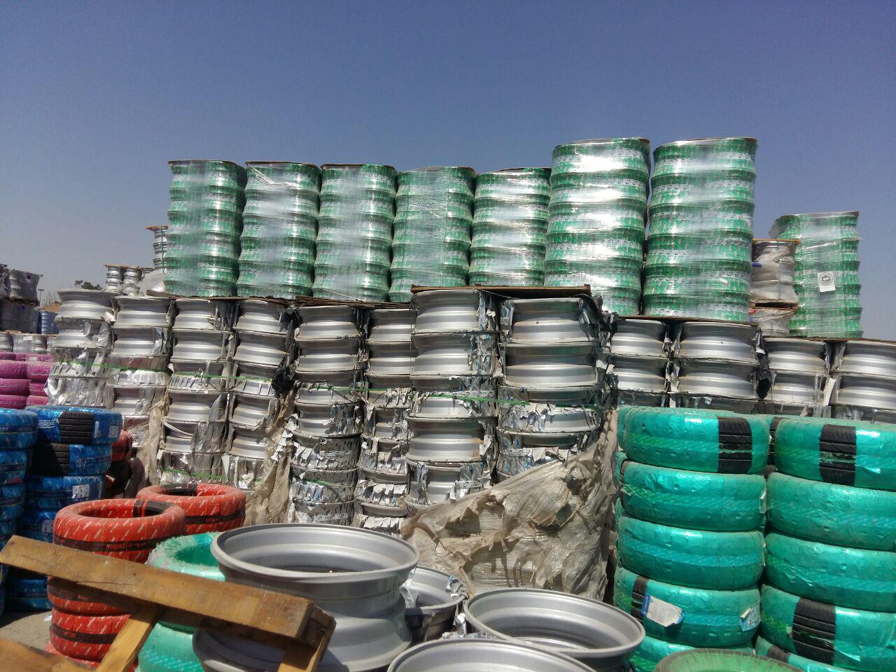 کشف 9 انبار احتکار کالاهای اساسی به ارزش 320 میلیارد تومان + عکس