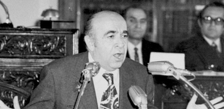حکمرانی ۱۳ ساله 