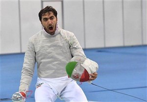 صعود پاکدامن به نیم نهایی مسابقات شمشیربازی