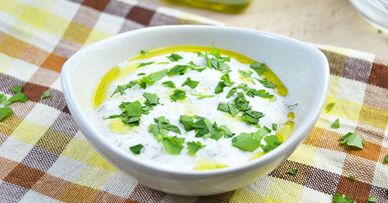 طرز تهیه انواع سس&zwnj;های سالاد با میوه های تابستانی