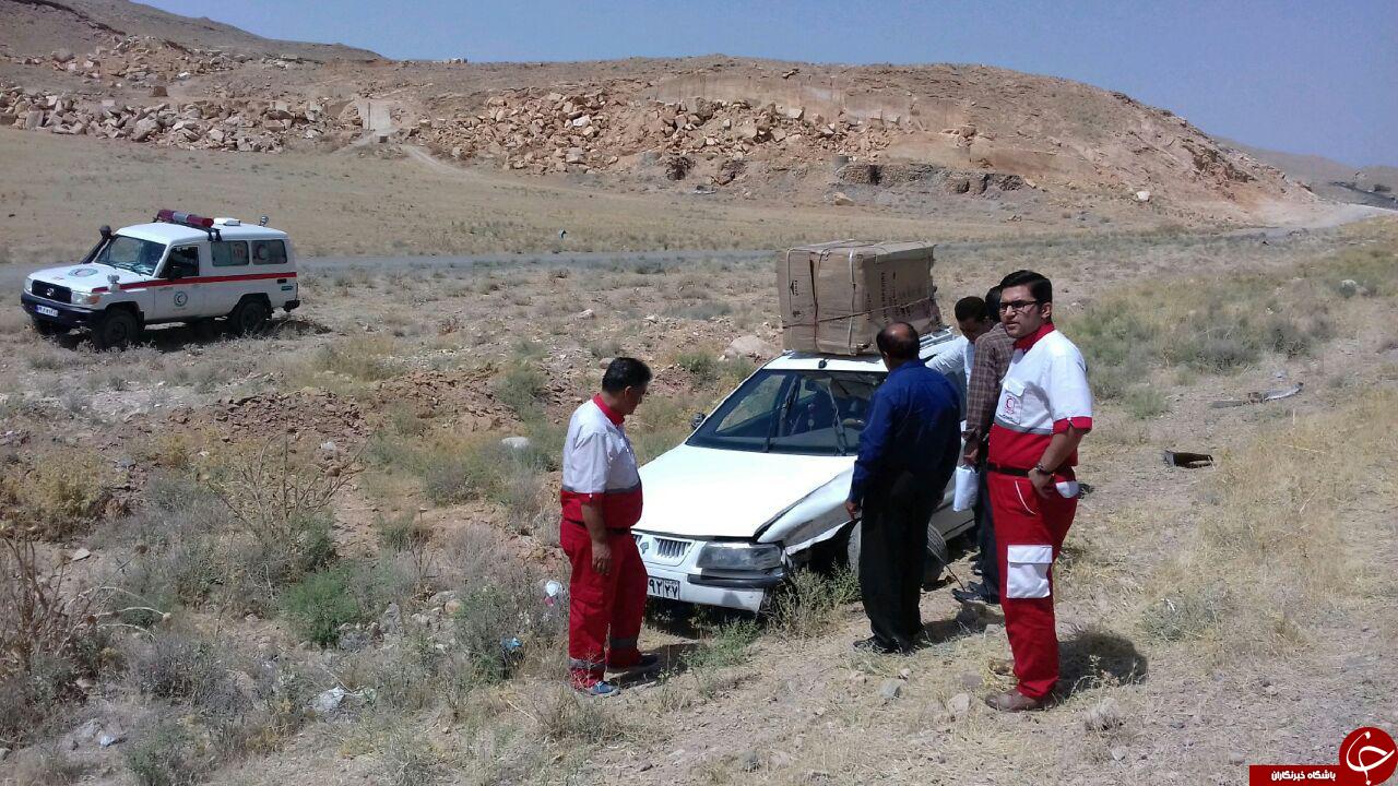 انحراف سمند با یک مصدوم در جاده آذرشهر - عجب&zwnj;شیر + تصاویر