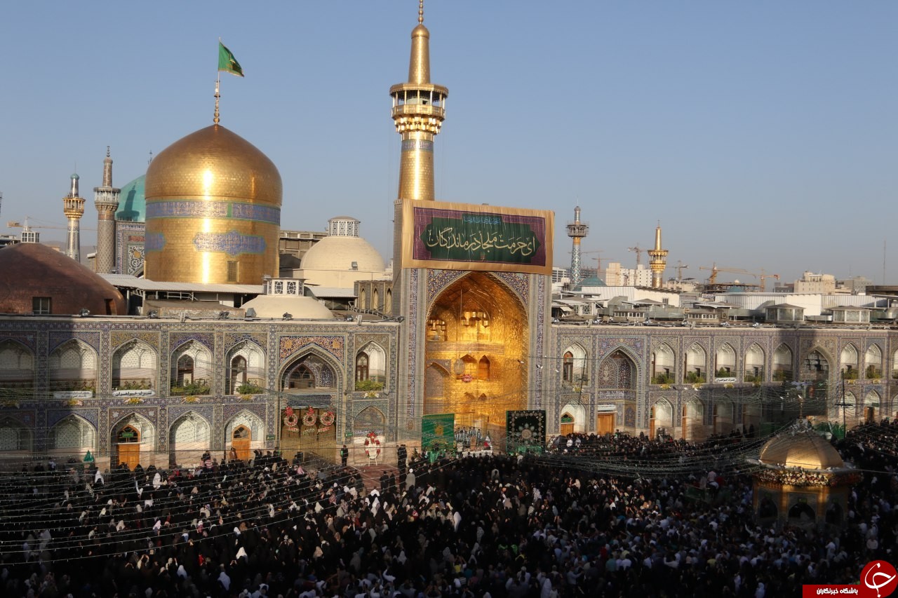 پرچم گنبد حرم رضوی در میلاد امام رضا(ع) تعویض شد+تصاویر پرچم گنبد حرم رضوی در میلاد امام رضا(ع) تعویض شد+تصاویر