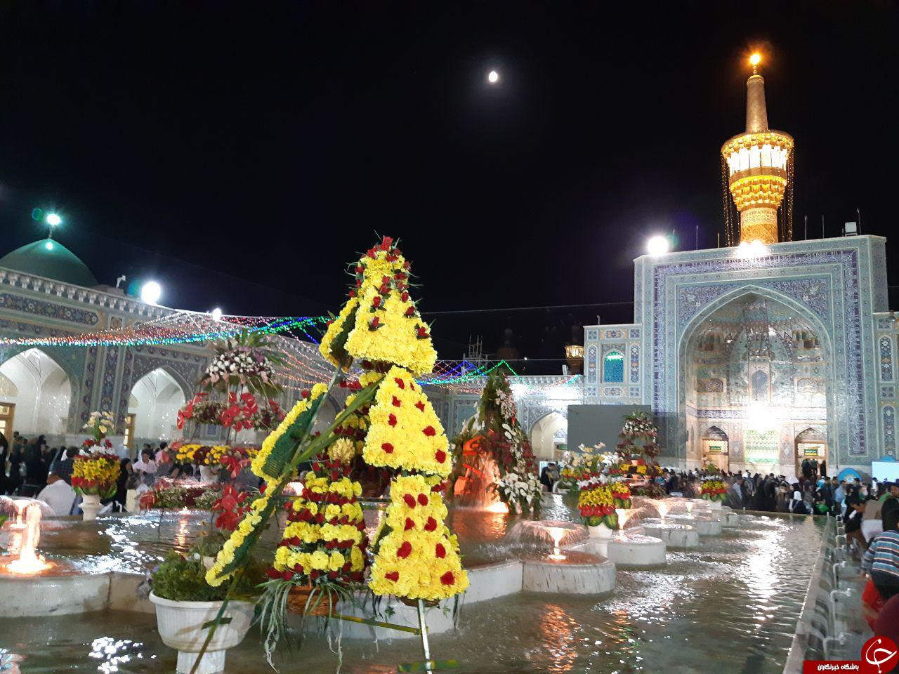 حال و هوای حرم رضوی در شب میلاد امام رضا (ع) + فیلم و تصاویر