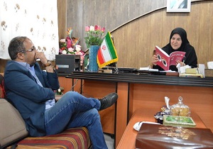 دیدار هنرمند کرمانشاهی با مدیر کل کانون پرورش کرمانشاه
