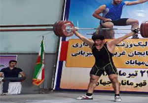 وزنه بردار مهابادی قهرمان کشور در وزن 69 کیلو شد