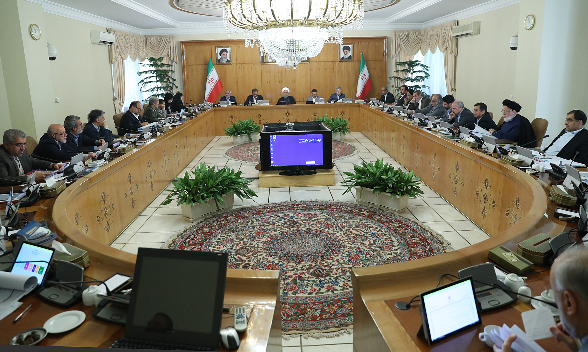 تهدیدات بی اساس برخی حاکمان آمریکا، ارزش پاسخ دادن ندارد/ اگر لازم بدانیم، نیروهای تازه‌ نفسی به مجموعه دولت افزوده می شود