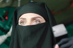 اظهارات عروس داعشی که با هنرپیشه های ایرانی درگیر شد/ام سلمه را بشناسید!+فیلم