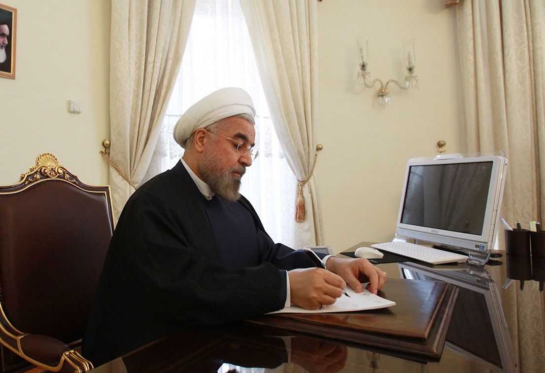 رئیس جمهور، عبدالناصر همتی را به سمت &laquo;رئیس کل بانک مرکزی جمهوری اسلامی ایران&raquo; منصوب کرد