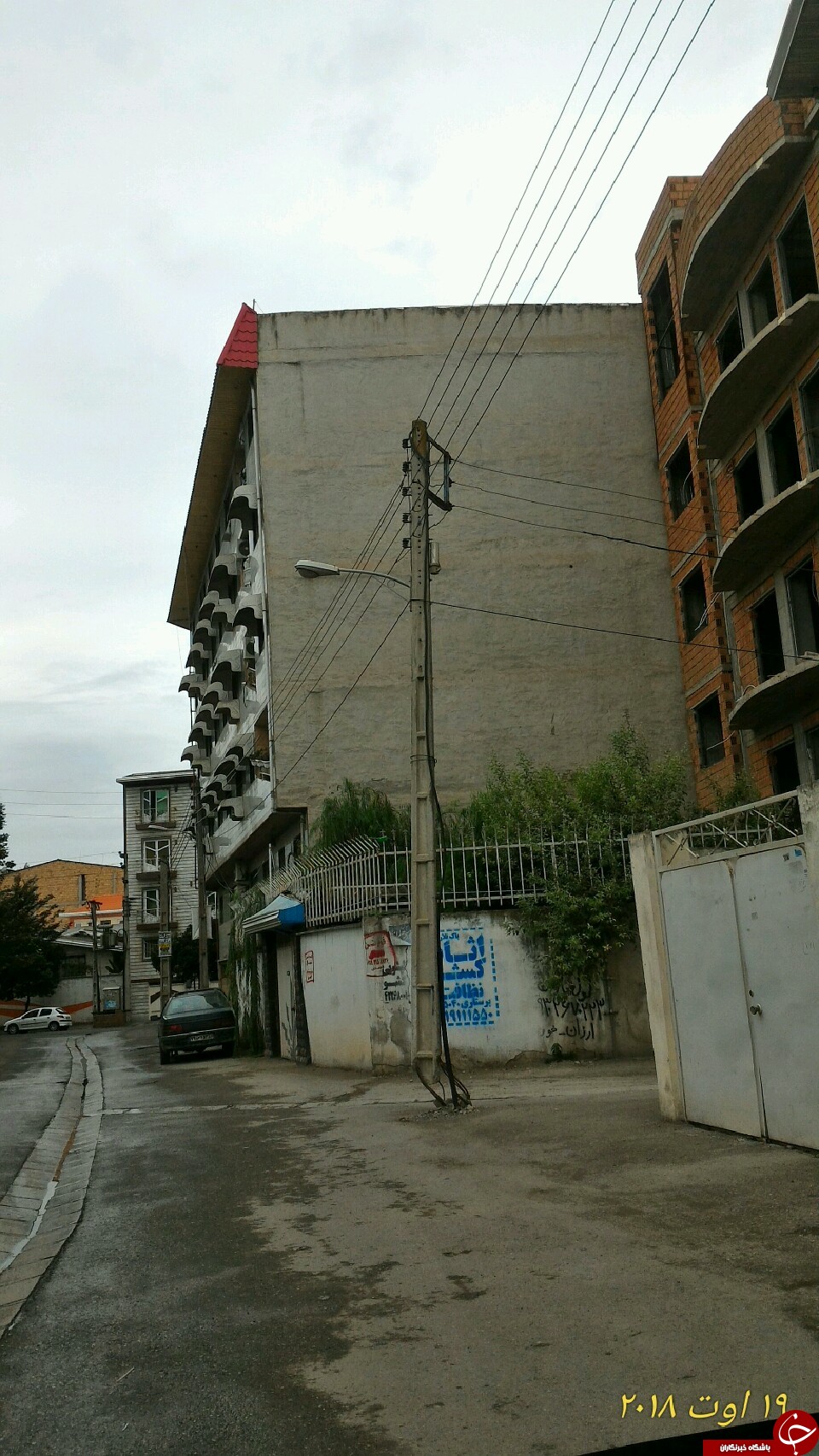وضعیت خطرناک تیر برق در قائمشهر + تصاویر