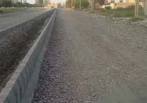 گلایه شهروندان چهاربرج از کمبود روکش آسفالت جاده + فیلم