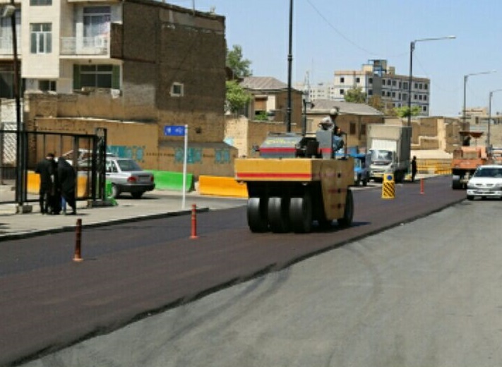 بالغ بر ۱۶ هزار مترمربع روکش آسفالت در بلوار شارستان اجرا شده است