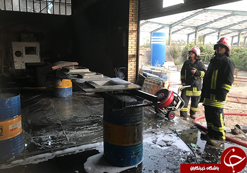 آتش سوزی گسترده در کارخانه توليد فايبرگلاس مهار شد
