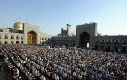 اقامه نماز باشکوه عید قربان در حرم مطهر رضوی