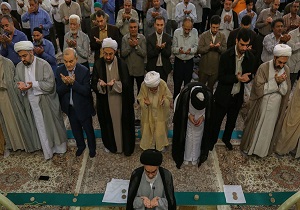 اقامه باشکوه نماز عید رهایی از اسارت نفس در قم