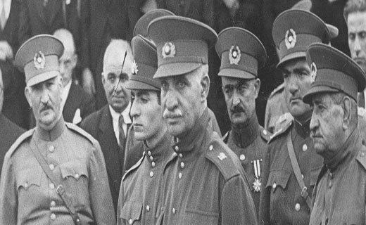 سلطنت به بهای فروش «استقلال ایران» / نقش انگلیس در تاجگذاری نگهبان اصطبل هلند به عنوان شاه ایران!