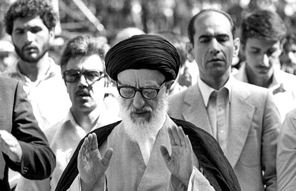 آیت‌الله طالقانی در اولین نمازجمعه تهران چه گفت؟+ تصاویر