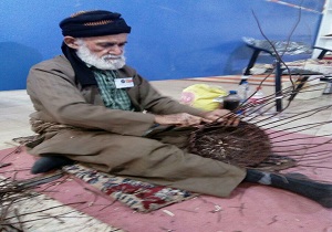 سبد بافی یکی از هنر‌های سنتی و اصیل کرمانشاه