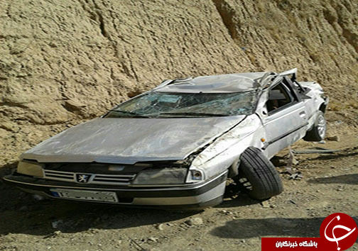 یک مصدوم در واژگونی خودرو پژو در جاده خرم آباد بروجرد+عکس