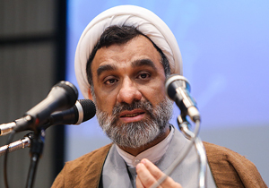 هنر انقلابی همراه با عقل، ایمان و تعهد است