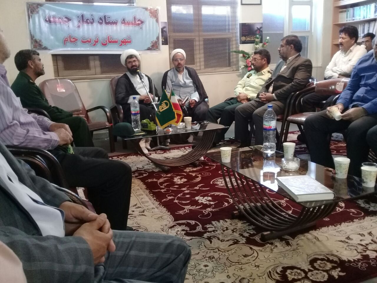 حضور مردم در ستاد نماز جمعه پر رنگ‌تر از مدیران است