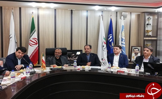 از حمایت استاندار از تیم فوتبال تا تجلیل از بانوان ایثارگر ، مادران و همسران شهید در استان یزد.