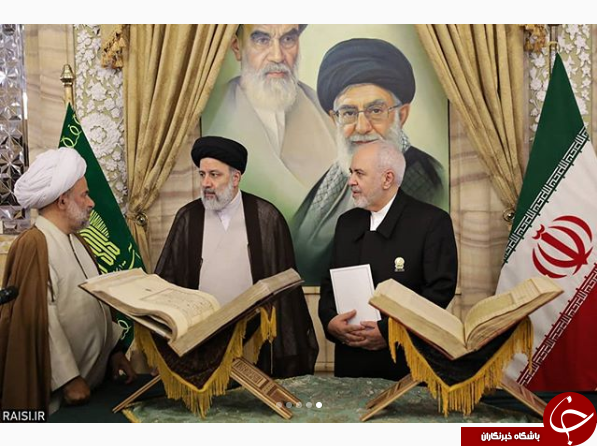 ظریف دو نسخه قرآن تاریخی را به آستان قدس رضوی اهدا کرد +تصاویر