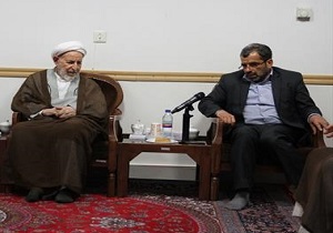 انتقاد از پخش برخی برنامه های تلویزیونی/امام جماعت مردمی باشد